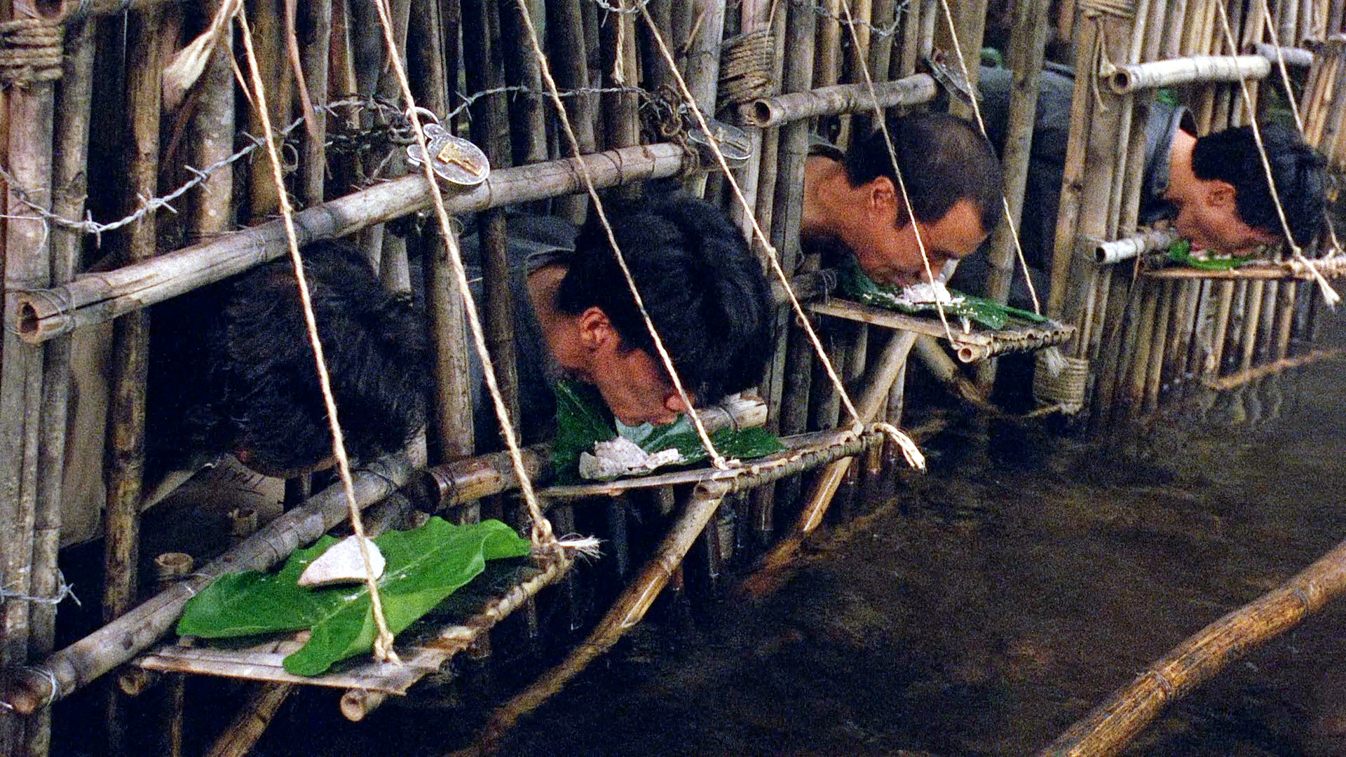 香港记者被困越南监狱，过着牲畜一样的生活！刘德华经典港片